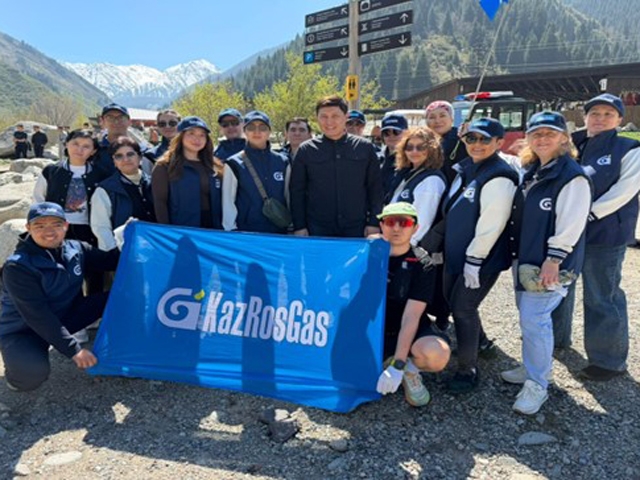 Сотрудники ТОО «КазРосГаз» приняли участие  в экологической акции «Таза Қазақстан»